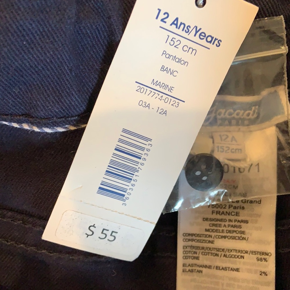Blue skinny jeans with tags